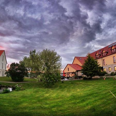 Hotel Und Restaurant Rittergut Kreipitzsch Naumburg  Buitenkant foto