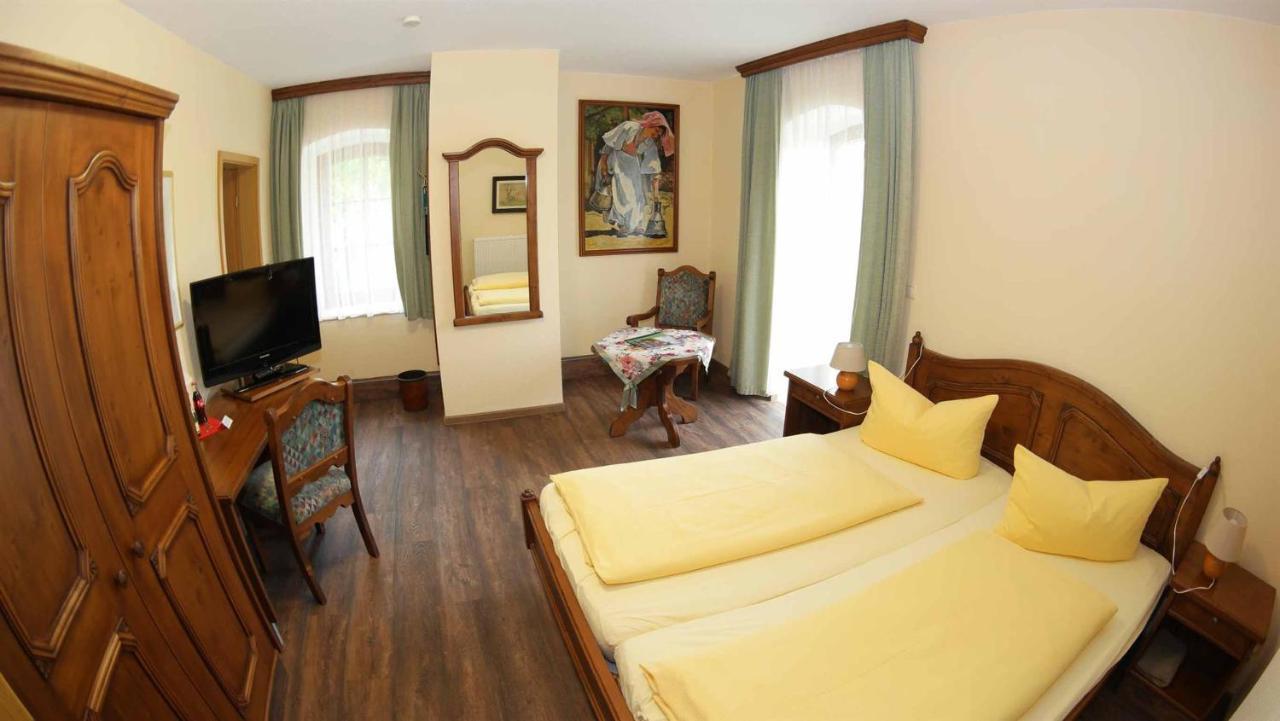 Hotel Und Restaurant Rittergut Kreipitzsch Naumburg  Buitenkant foto