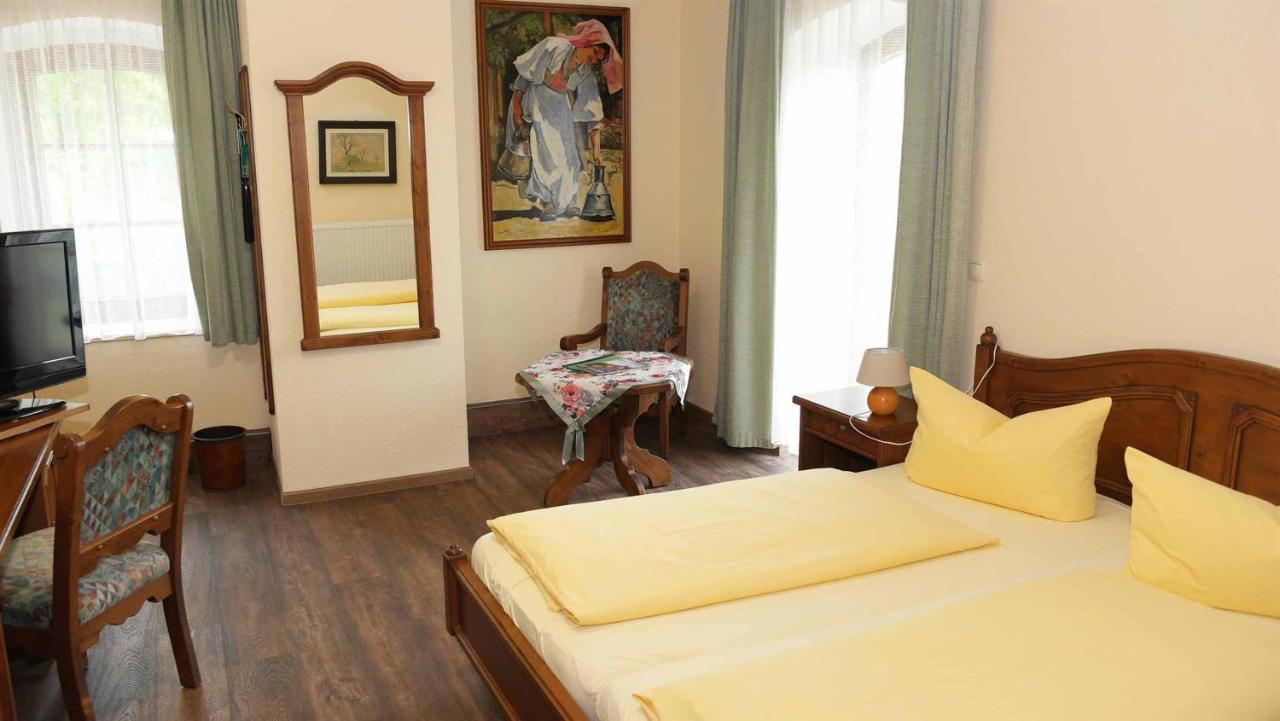 Hotel Und Restaurant Rittergut Kreipitzsch Naumburg  Buitenkant foto